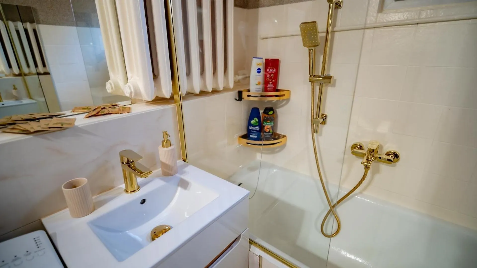 아파트 Apartament 3 Sypialnie, 3 Bedrooms 브로츠와프